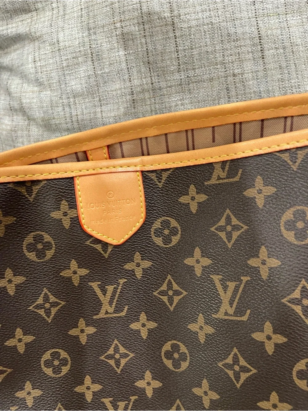 Louis Vuitton knock-off Monogram Canvas Shoulder Bag - Picture 9 of 16